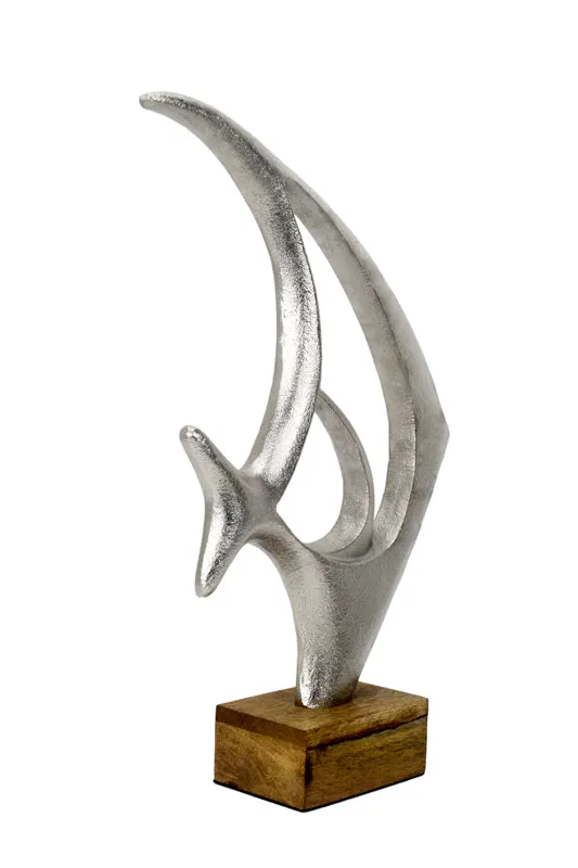 Fishy Finesse Showpiece media 4