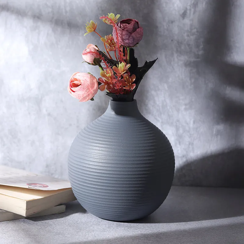 Vesare Curve Aluminium Vase - Blue media 1