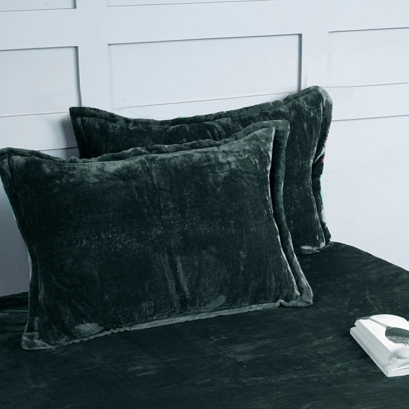 Casselle Velvet Bedsheet (Grey) - 300 GSM media 6