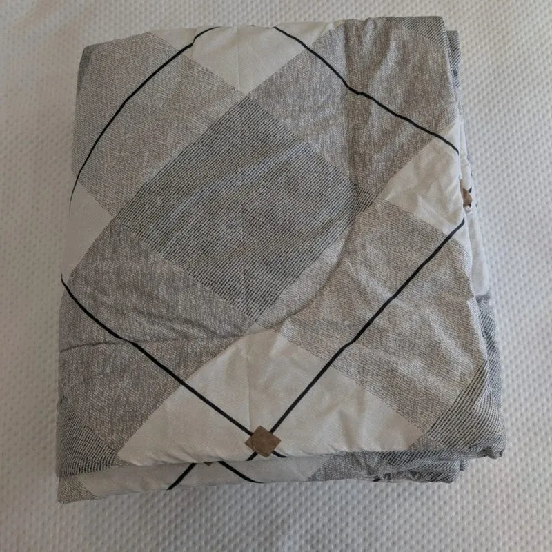 Metro Grid Comforters - 300 GSM media 6