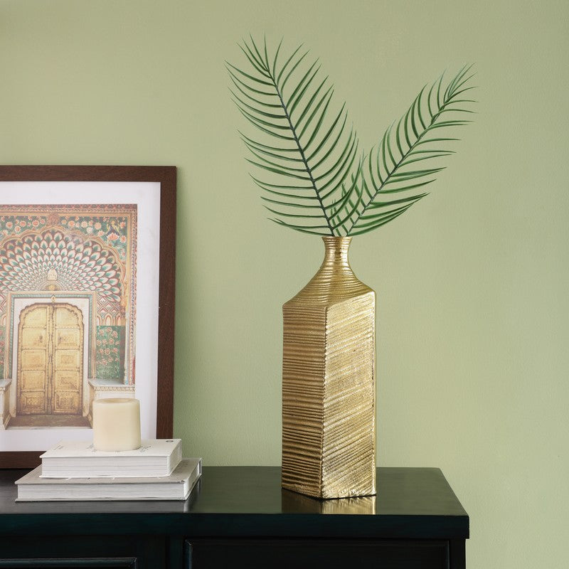 Vinara Aluminium Vase - Gold