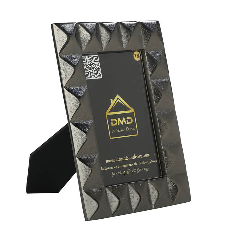 Swag Table Photo Frame - Black media 4