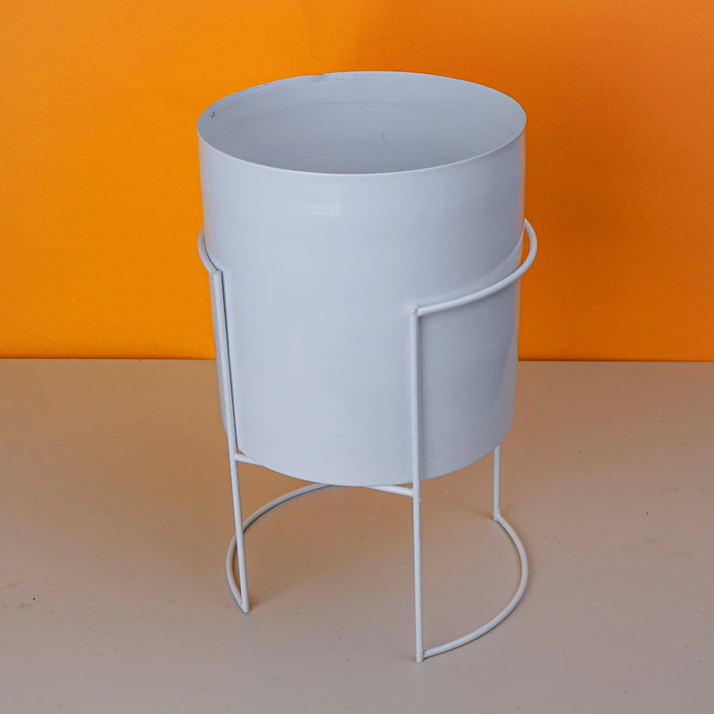 Plantrix Metal Planter With Stand - White media 3