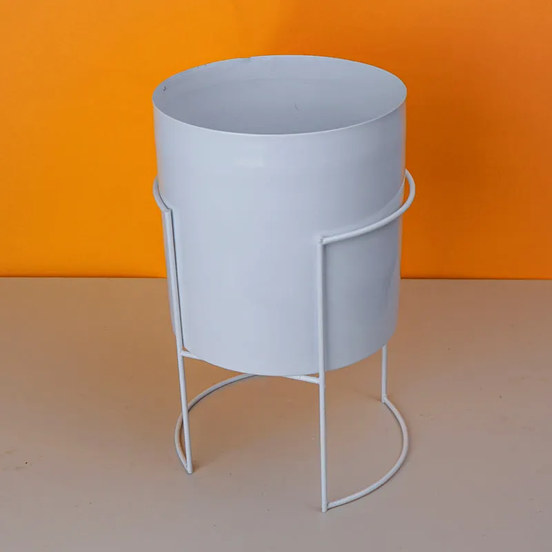 Plantrix Metal Planter With Stand - White media 3