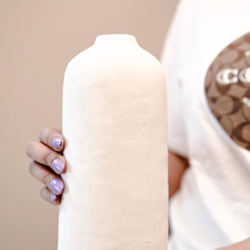 Mesora Vase - White media 4