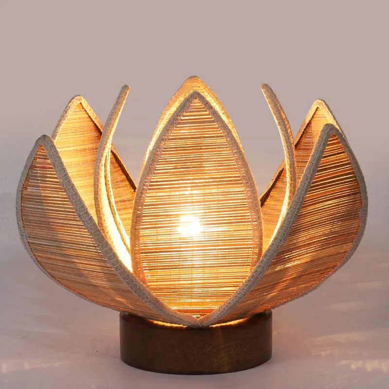 Aurelix Bamboo Rose Table Lamp - Beige media 4