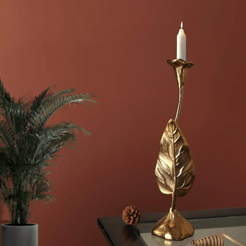 Joles Leaf Candle Holder (Gold) - Medium media 1