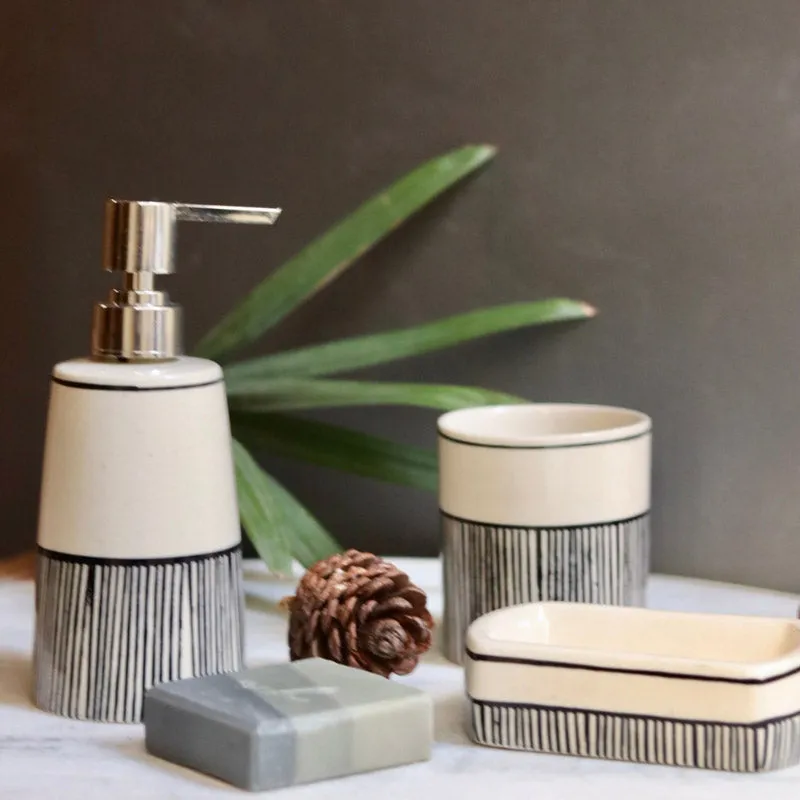 Sento Stripe Bathroom Set - Three Piece Set media 3