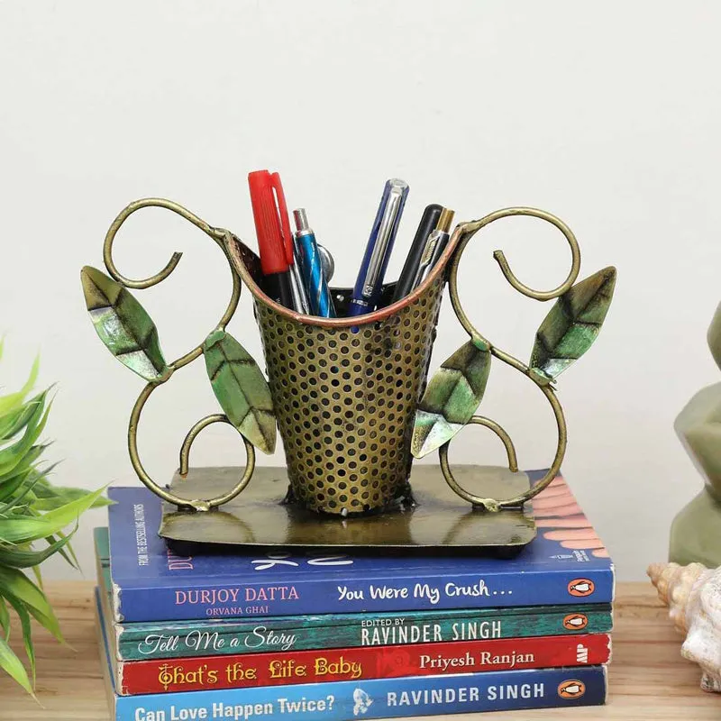 Antiqua Vines Pen Stand media 1