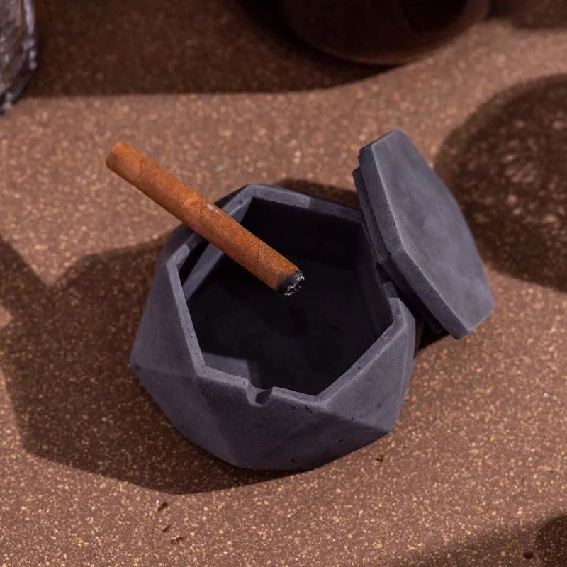 Zyric Ash Tray - Black media 5