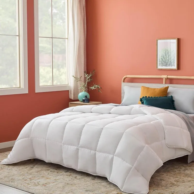 Montara Solid Comforter (White) 300 GSM media 1
