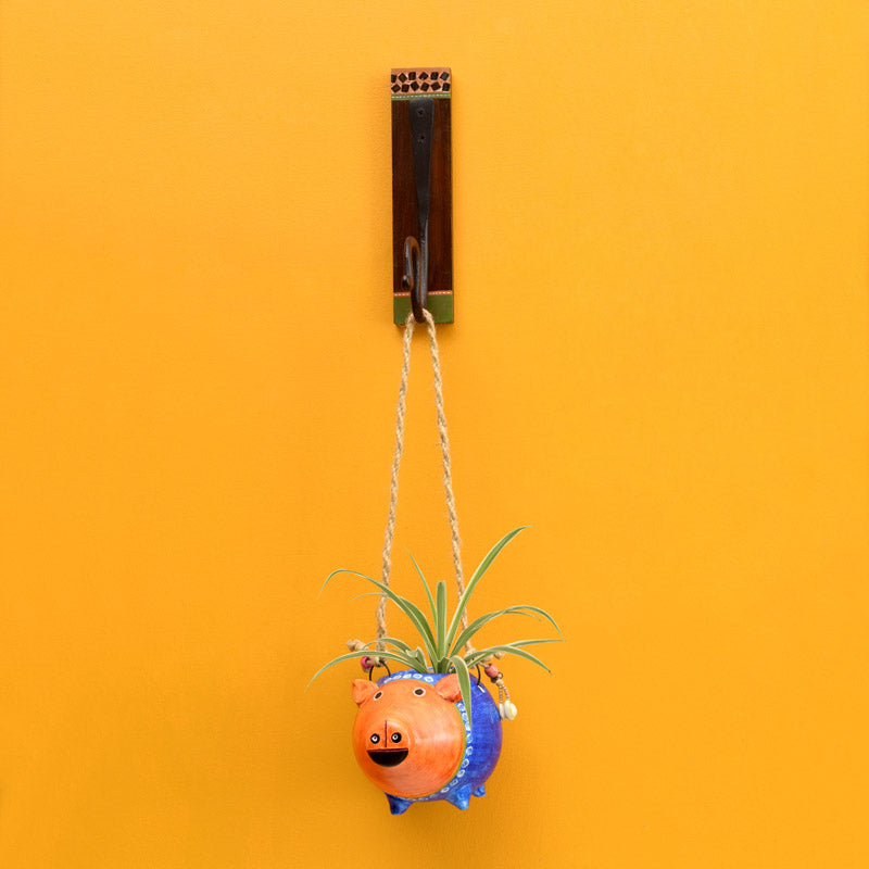 Wood · Terracotta · Metal