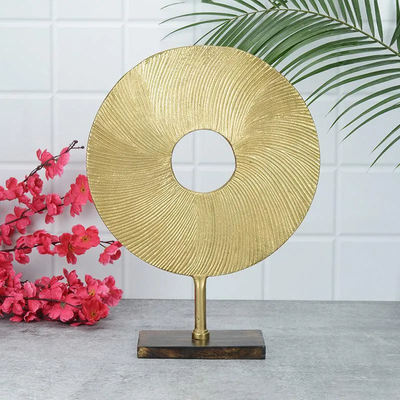 Solstice Loop Showpiece - Gold media 1