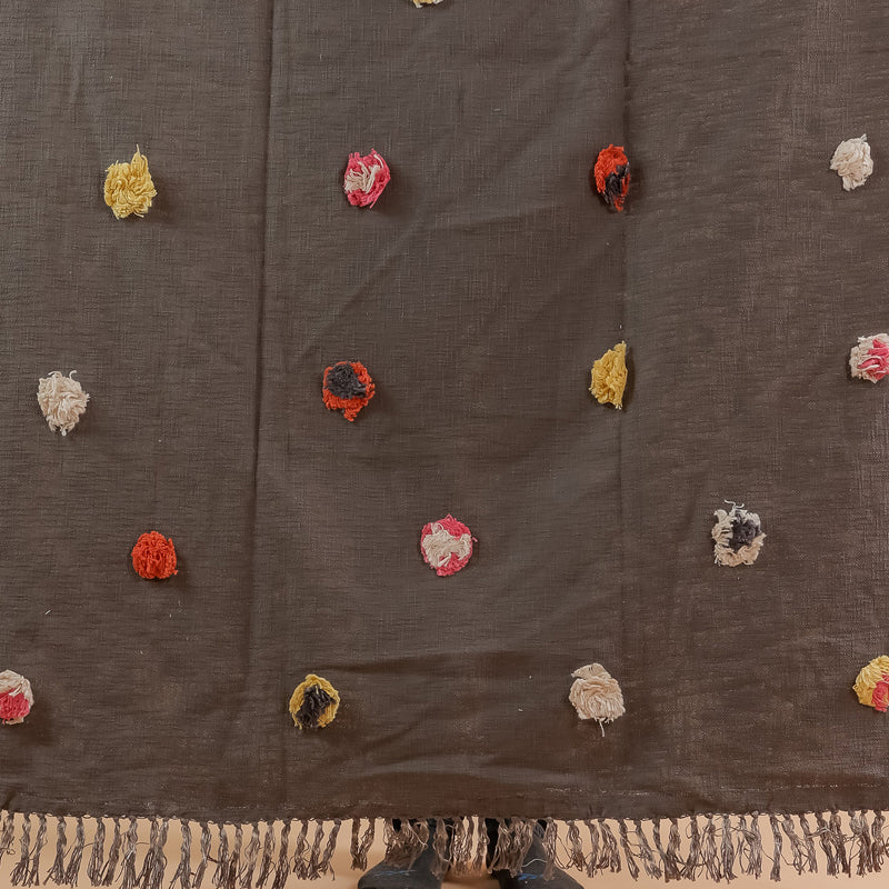 Pom Pom Tufts Cotton Throw media 3