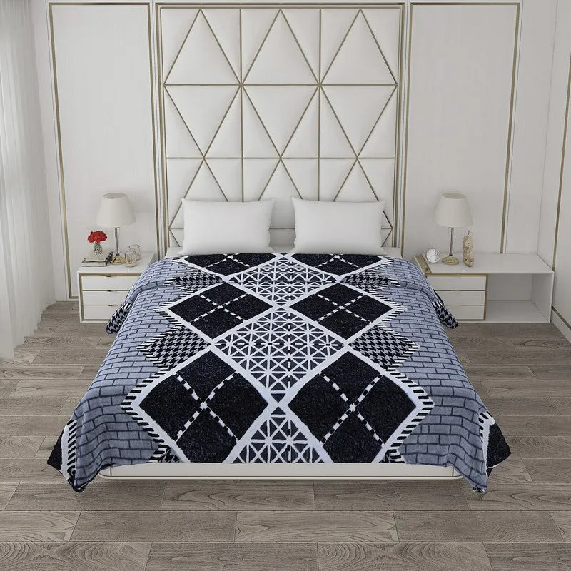 Monte Carlo Criss Mosaic Blanket - 800 GSM media 5