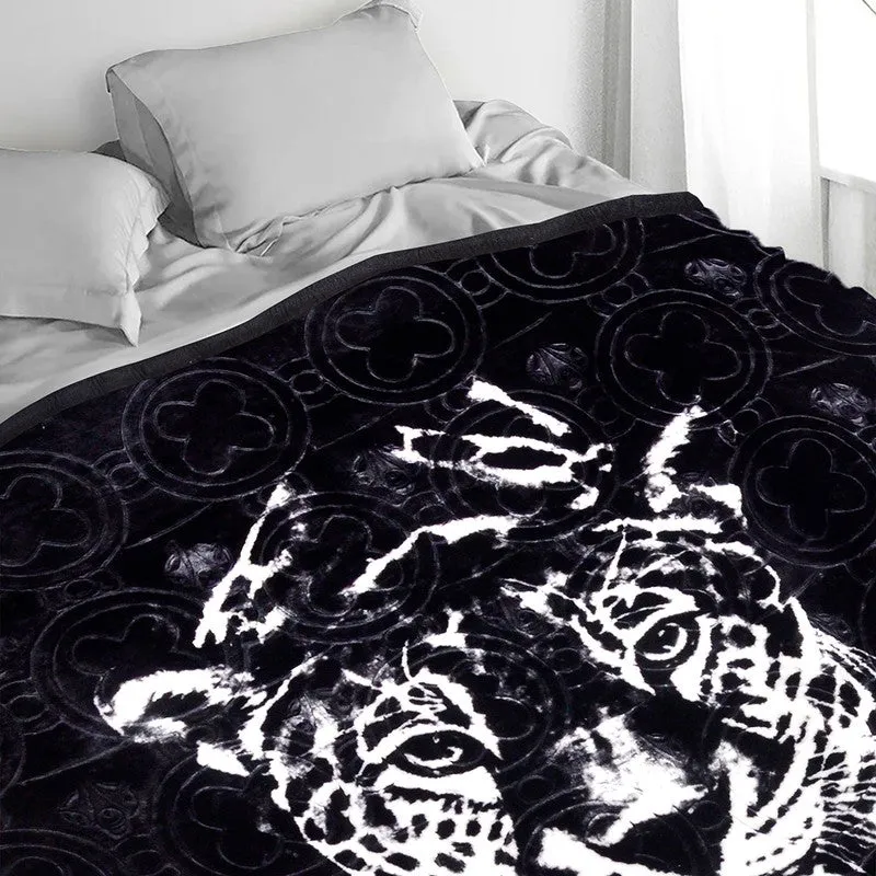 Obsidian Roar Blanket - 1300 GSM media 5