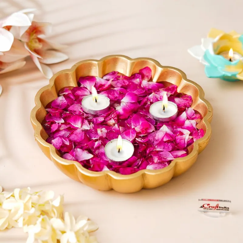 Lotus Petal Resin Urli - Gold media 4