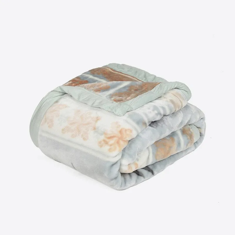 Monte Carlo Blossom Aura Blanket - 895 GSM media 5