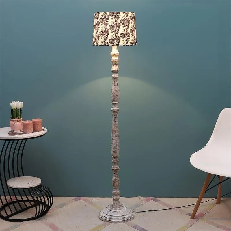 Filigree Toru Floor Lamp media 3