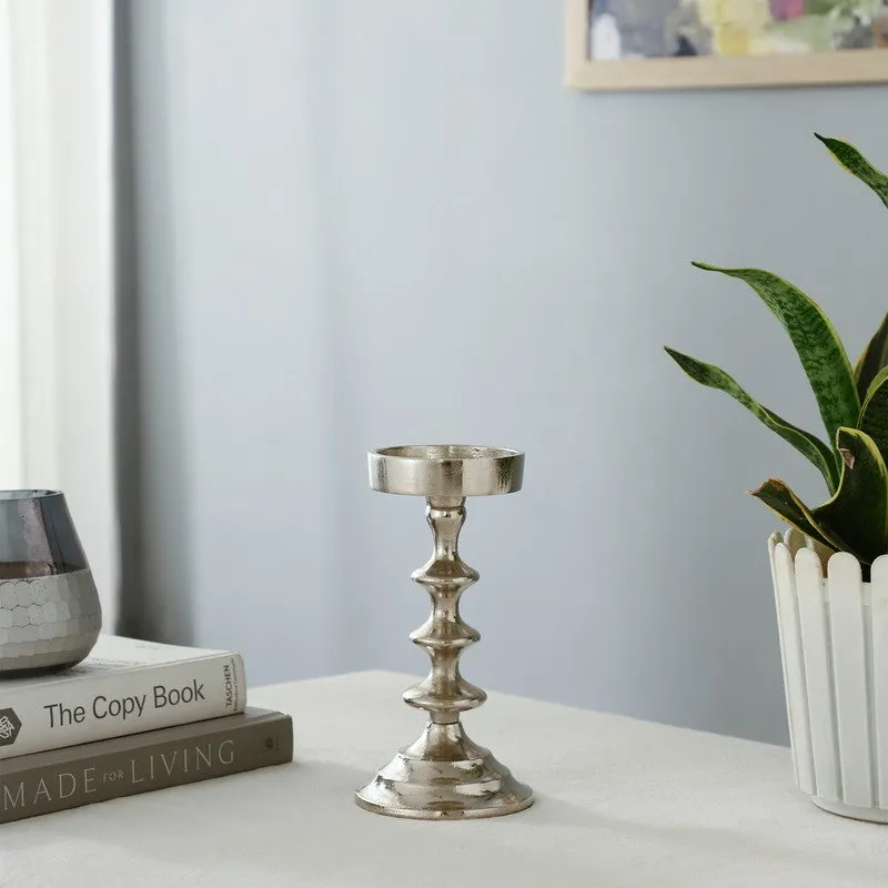 Elegant Pedestal Candle Holder - Silver media 3