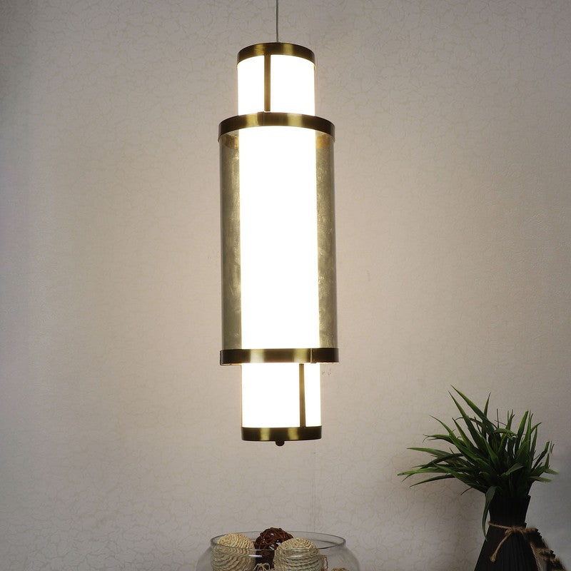 Quiindra Iron & Acrylic Wall Lamp