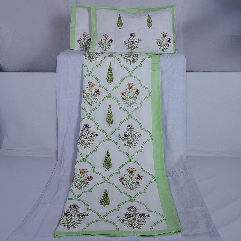 RiwaayatWhite Handblock Printed Cotton Bedsheet (Green) - 400 TC media 6
