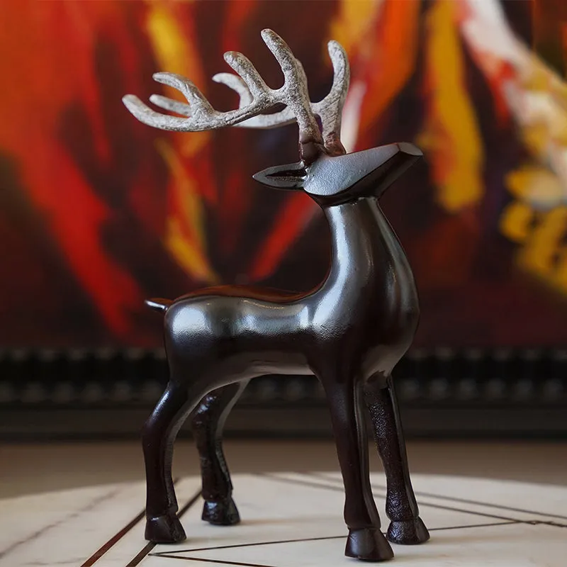Estrella North Pole Deer Showpiece media 1