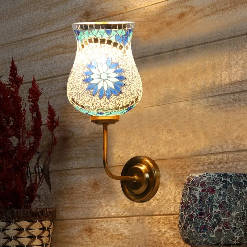 Floranira Wall Lamp media 1