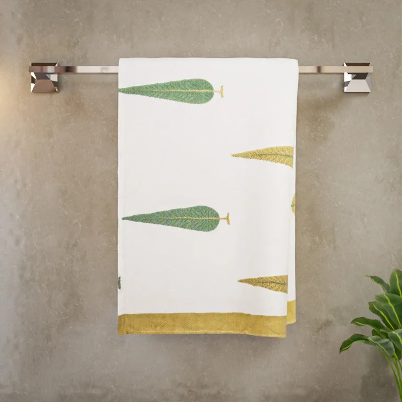 Palm Whisper Cotton BathTowel - Green & White media 3