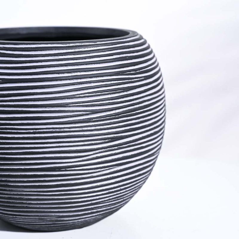 UGAOO Planter Vase Ball Rib - Black media 4