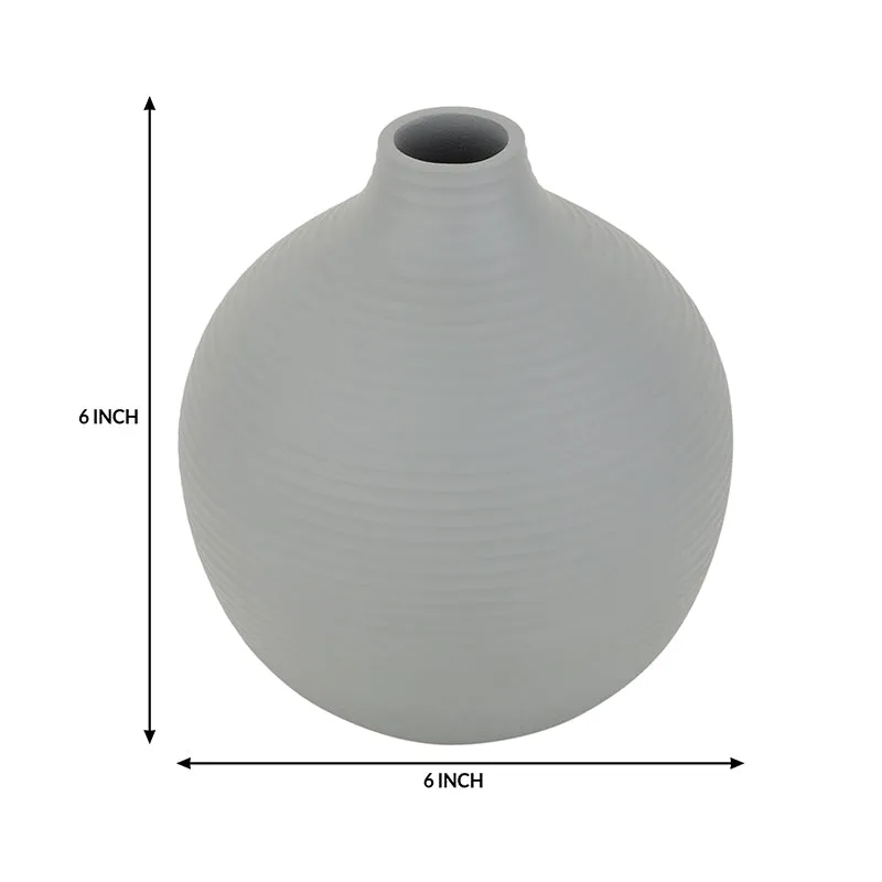 Vesare Curve Aluminium Vase - Mint Green media 5