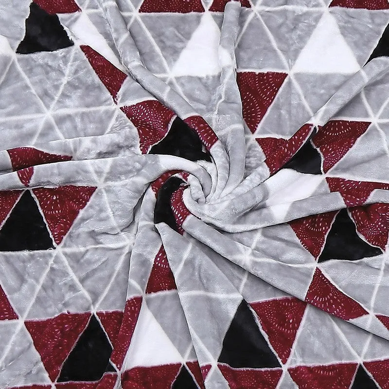 Monte Carlo Crimson Geometry Throw - 553 GSM media 7