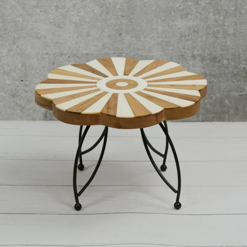 Blooming Decorative Cake Stand - Black media 1