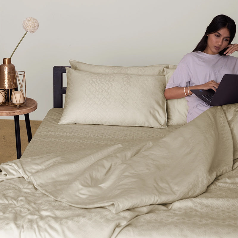 Diamond Dazz Jacquard Duvet Cover - Beige media 5