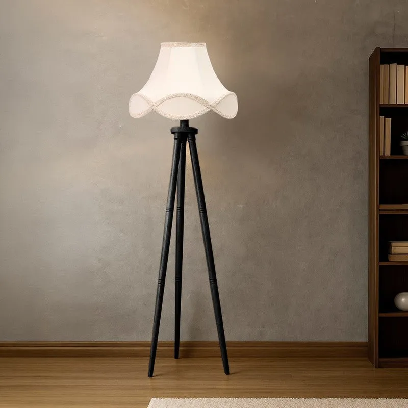 WildBloom Vista Floor Lamp media 3