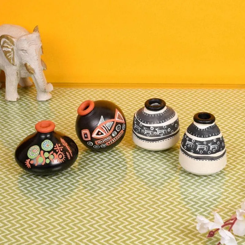 Pelu Grided Wooden Wall Shelf With Warli Pot - Five Piece Set media 3