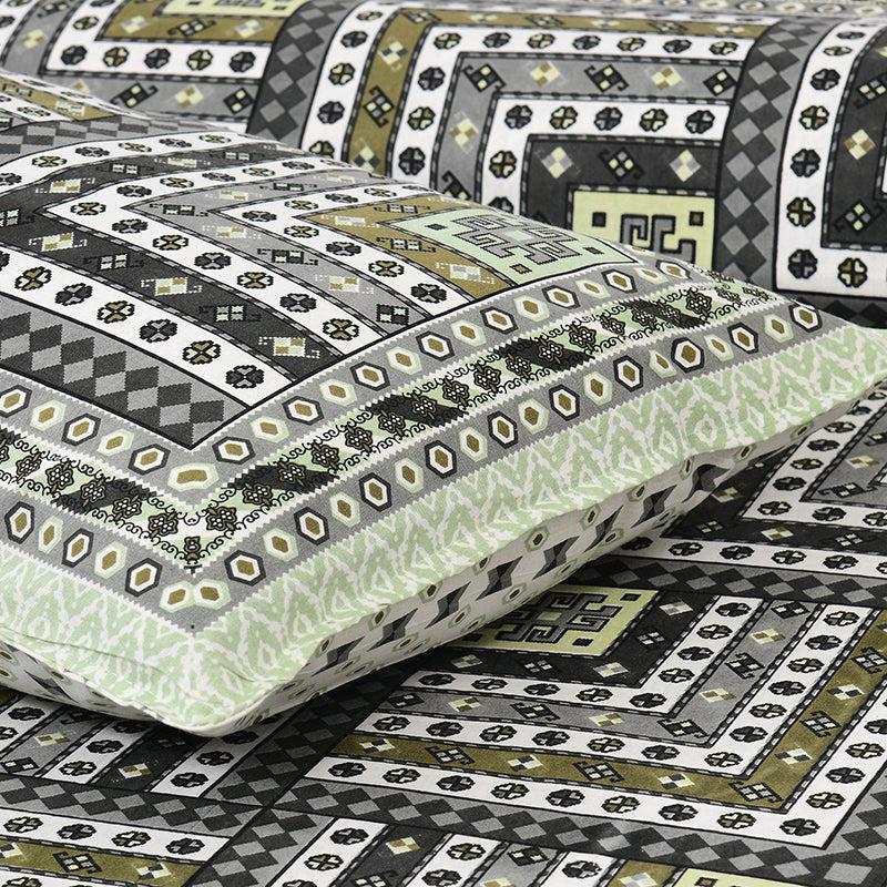 Sangita Weave Geometric Cotton Bedsheet (Green & Yellow) - 160 TC media 4