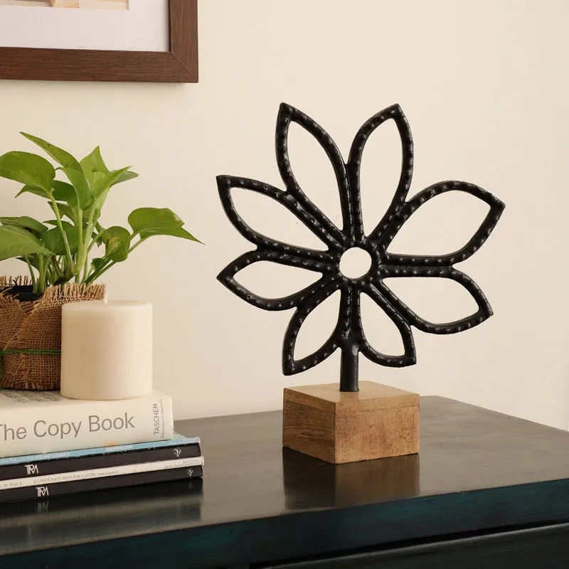The Leaf Lamino Showpiece - Black media 1