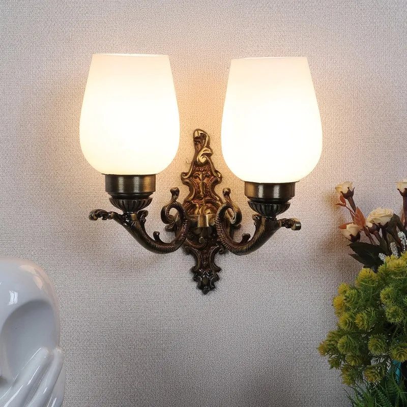 Naiaris Aluminium Wall Lamp media 1
