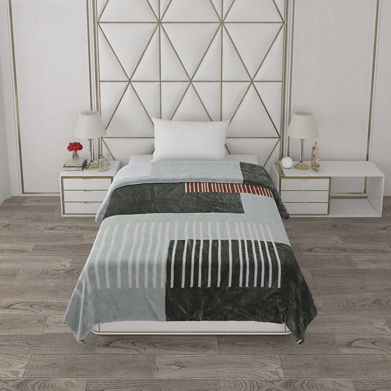 Monte Carlo Urban Harmony Blanket (Green)- 500 GSM media 3