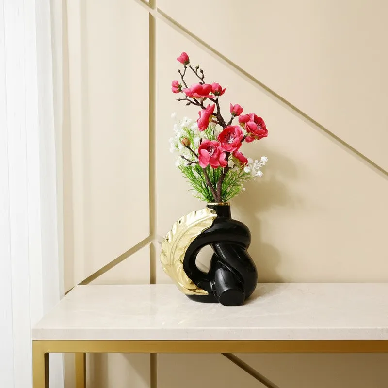 Elvion Modern Sculpted Art Vase - Black media 1