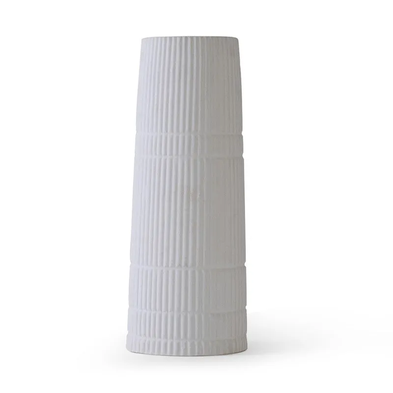 Minimal Trio Ceramic Vase - Set Of Three media 6