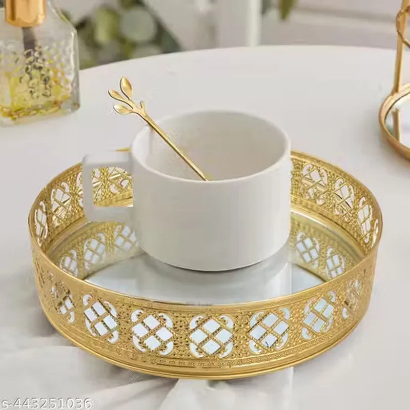 Thaira Gleam Serving Tray media 1