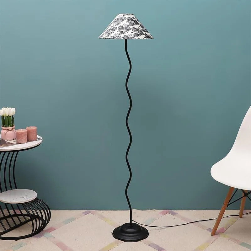 Filigree Wavo Floor Lamp media 4