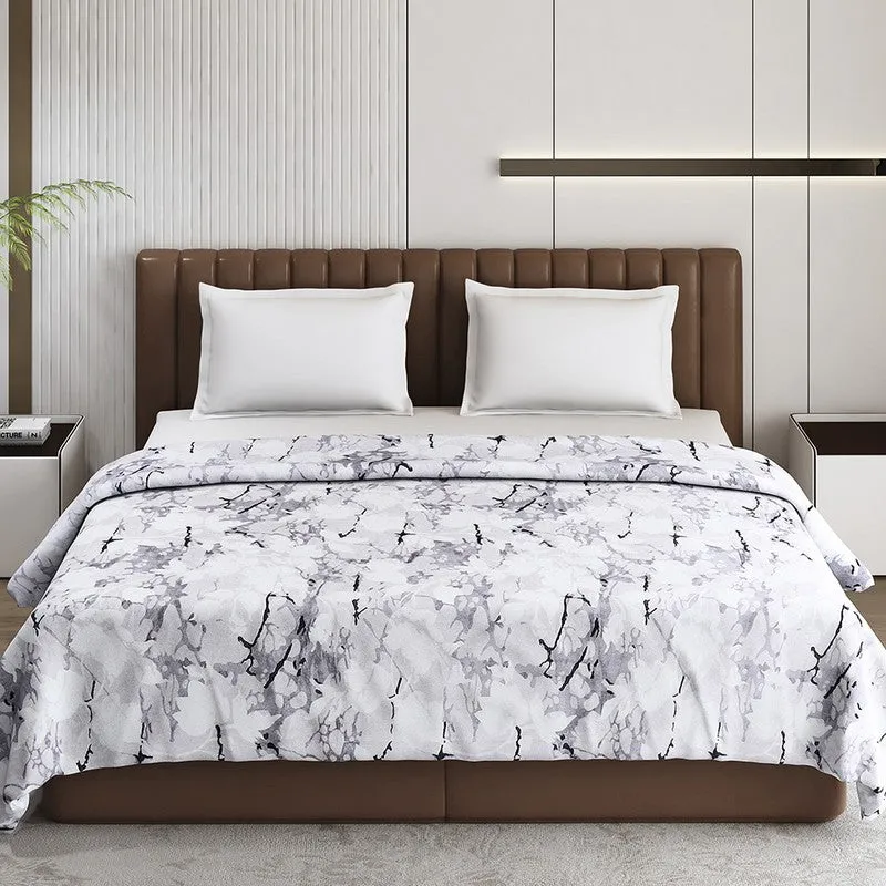 Monte Carlo Marvyn Abstract Print Polyester Blanket (Light Grey) - 300 GSM media 4