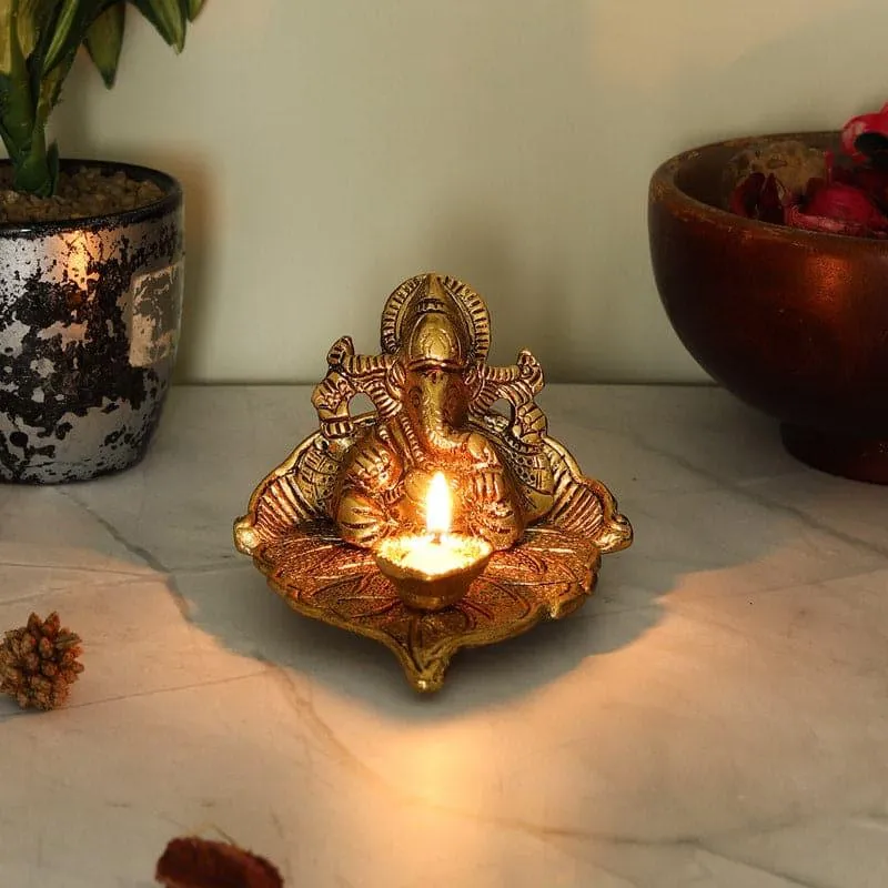 Vikgneshwara Aluminium Diya media 3