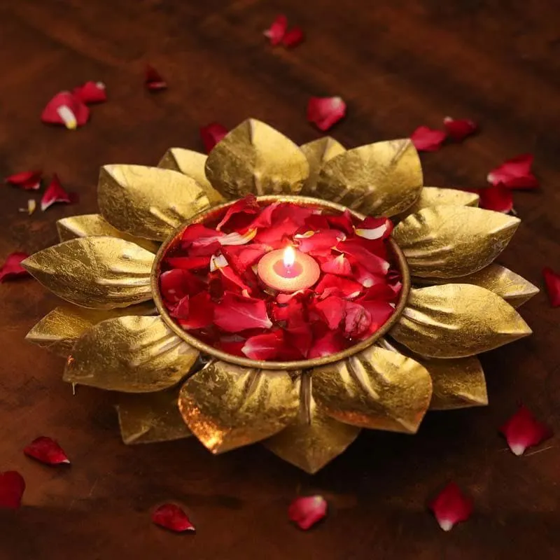 Petals Urli Décor Accessory- Gold media 1