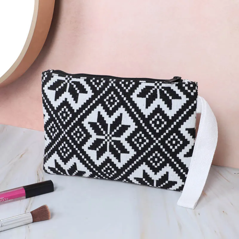 Aion Cotton Pouch media 1