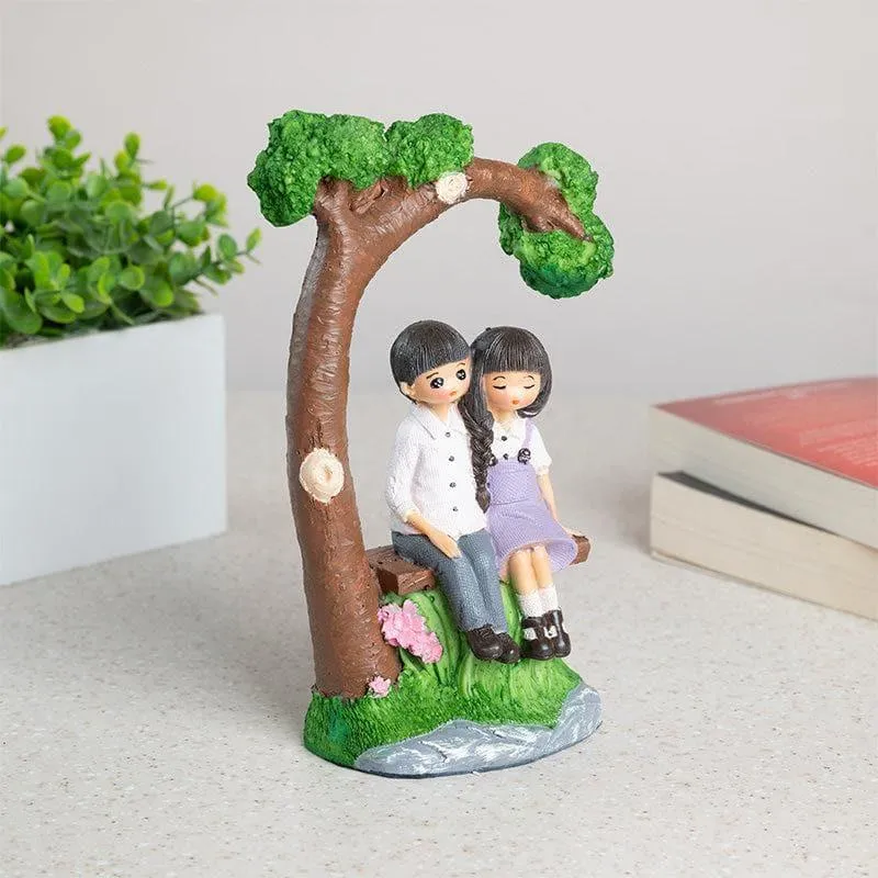 Couple Candid Showpiece media 1