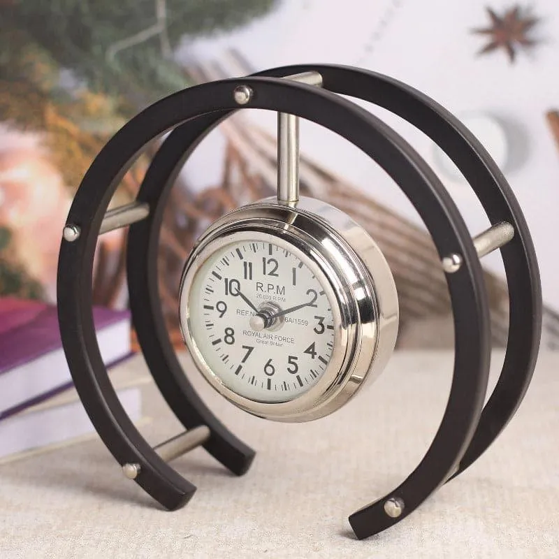Vandra Round Table Clock - Silver media 1